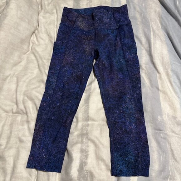 Lululemon Crops size 6 - Picture 1 of 3